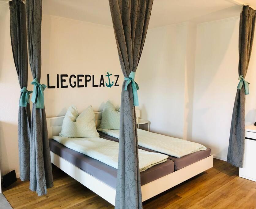 Zentrale Studio Wohnung In Emden Zewnętrze zdjęcie